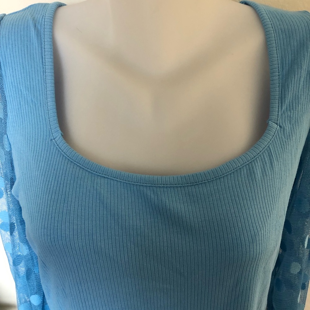 Women’s Ribbed Knit Top - Picture 4 of 5